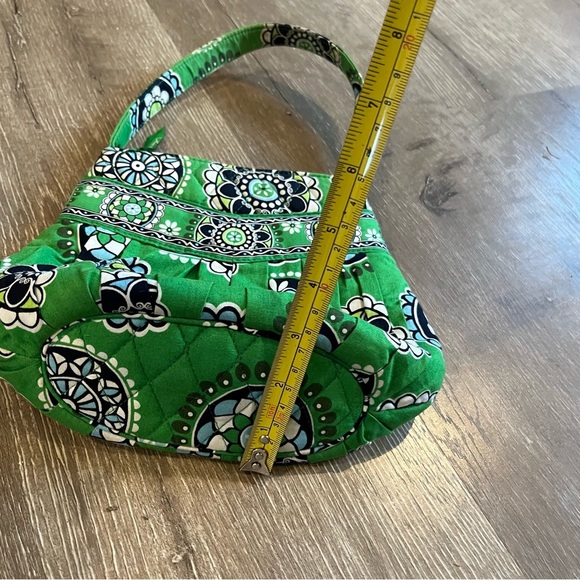 Vera Bradley Handbag Small Hannah Retired print Cupcakes Green Quilted P… - Picture 6 of 8